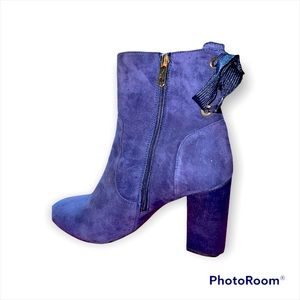 Tommy Hilfiger suede ankle boots (brand new)